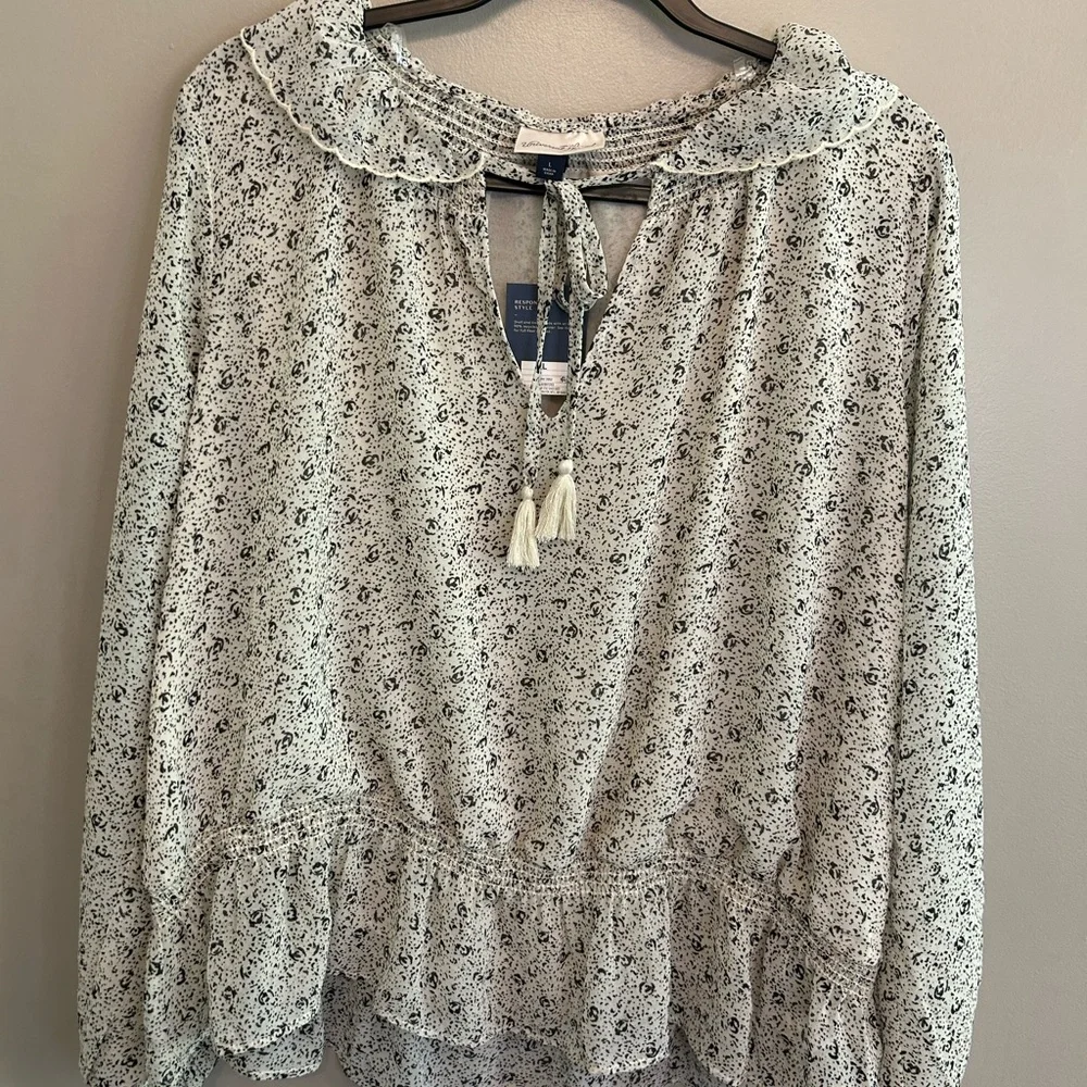 NWT Universal Thread long sleeved blouse with black design size L - Picture 2 of 16